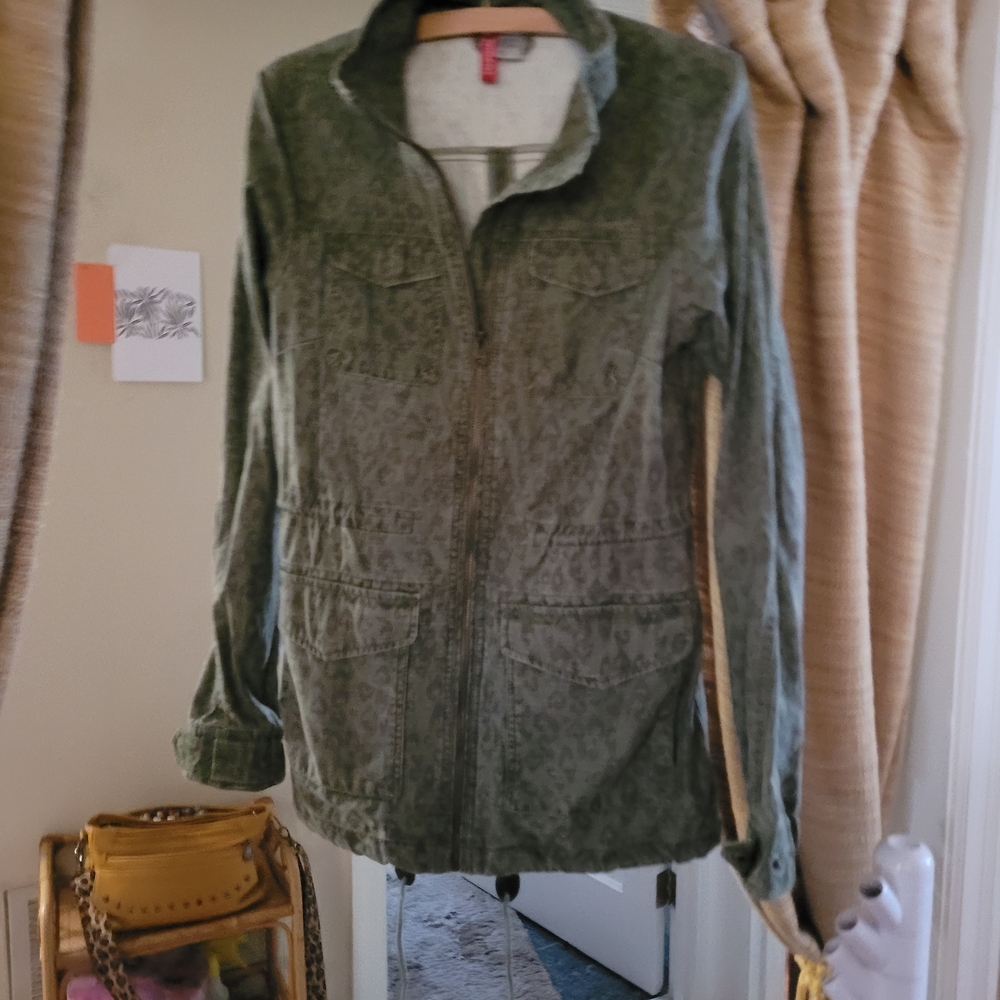 Divided Green Patterned Utility Jacket - Picture 2 of 8